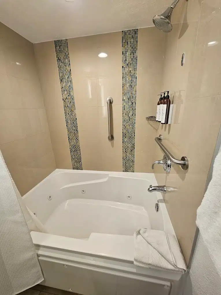 Marriott's Mountain Valley Lodge At Breckenridge has jacuzzi suites