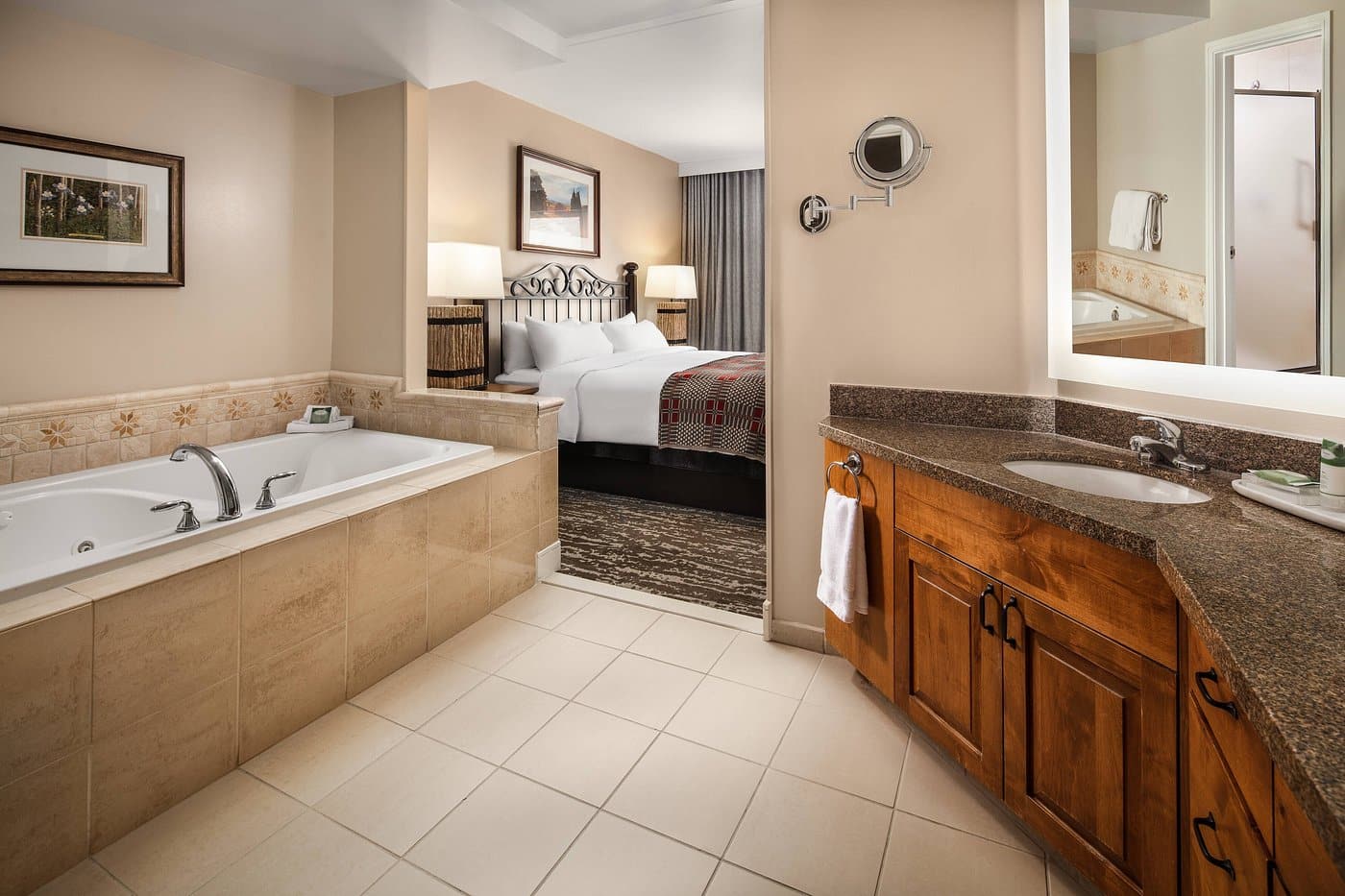 Marriott's Streamside Evergreen At Vail has jacuzzi suites