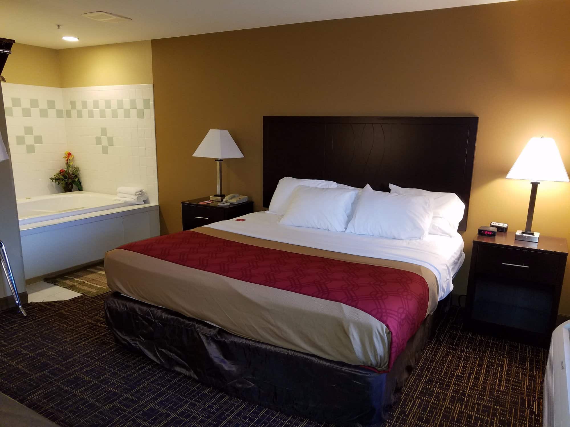 Quality Inn Cle Elum/Ellensburg has jacuzzi suites
