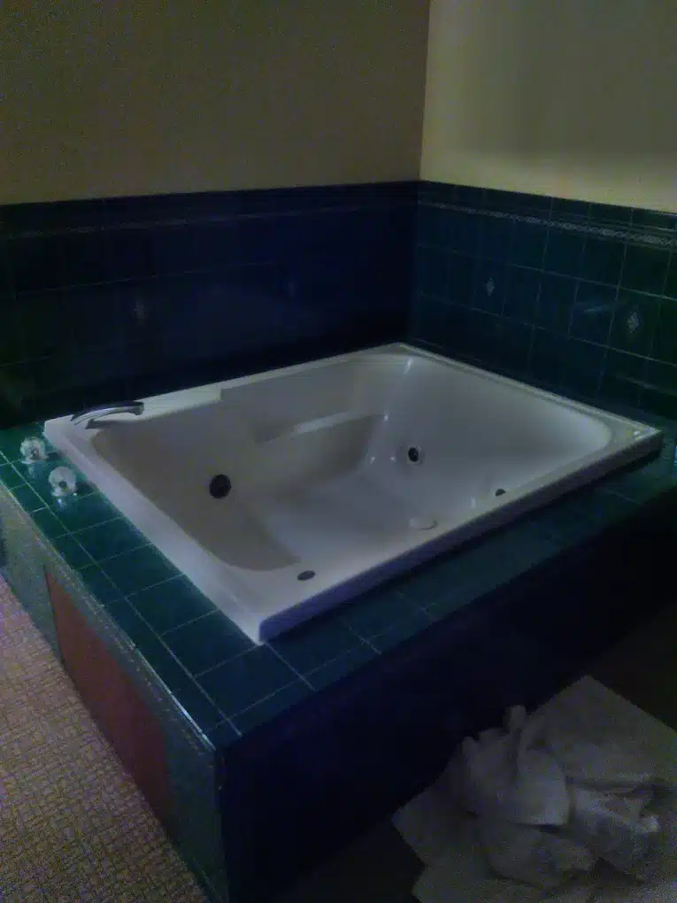 Quality Inn Pueblo has jacuzzi suites