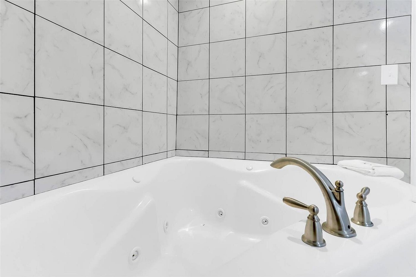 Quality Inn Salisbury has jacuzzi suites