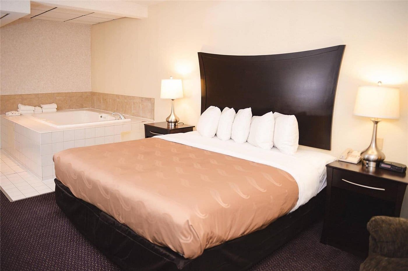 Quality Inn & Suites Ames Conference Center near ISU Campus has jacuzzi suites