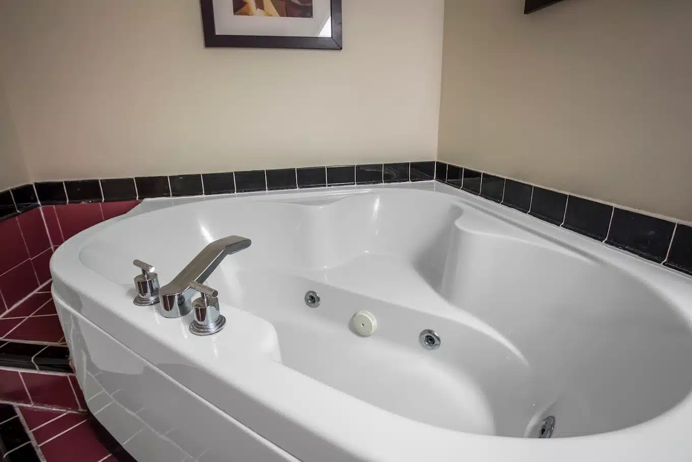 Quality Inn & Suites Rockingham has jacuzzi suites