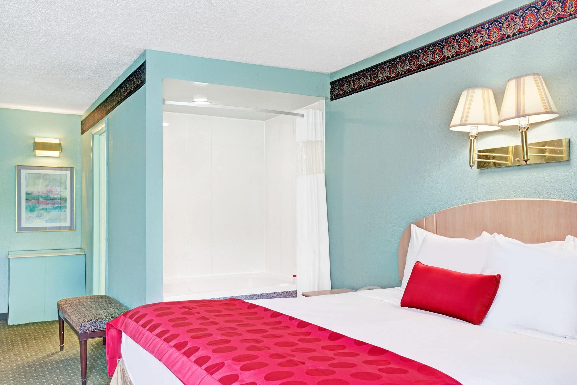 Ramada by Wyndham Parsippany has jacuzzi suites