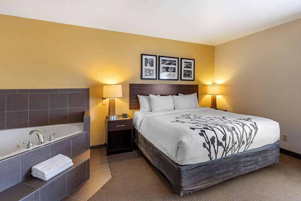 Sleep Inn & Suites Miles City has jacuzzi suites