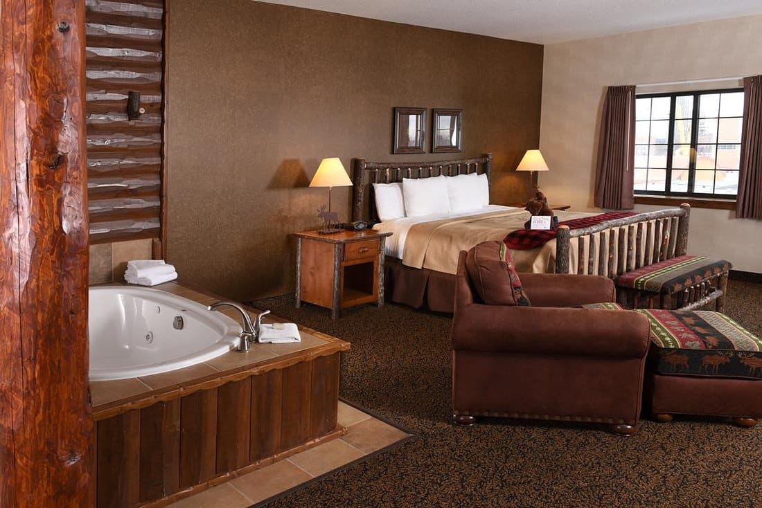 Stoney Creek Hotel Sioux City has jacuzzi suites