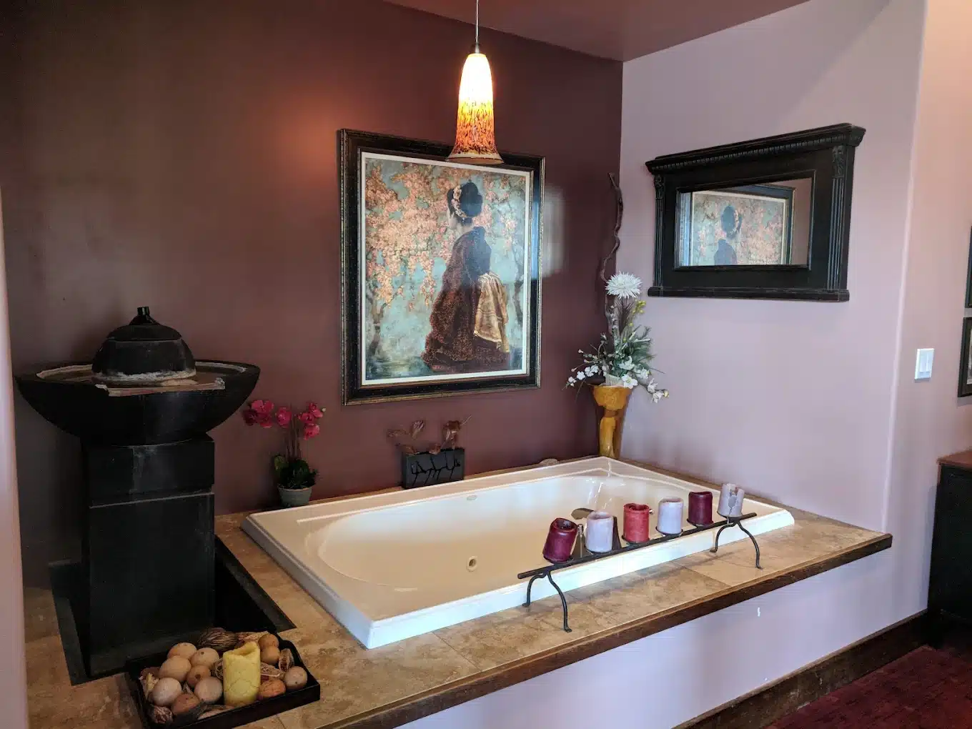 Swan River Inn has jacuzzi suites