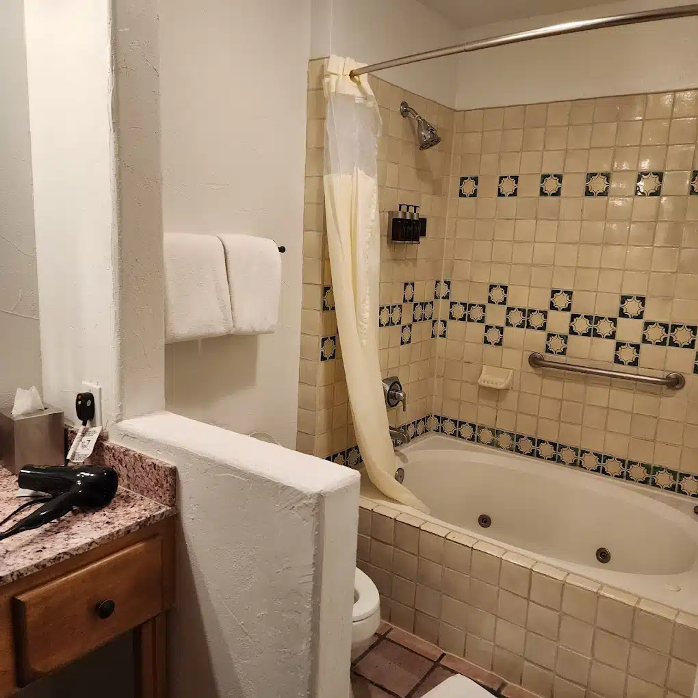 Table Mountain Inn has jacuzzi suites