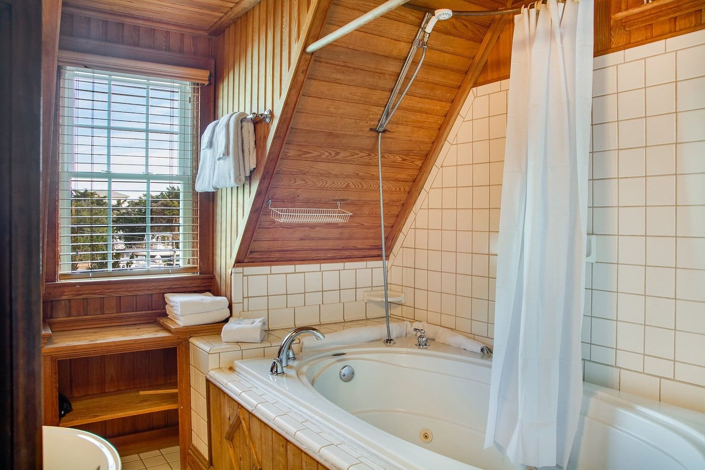 The Castle on Silver Lake has Jacuzzi suites