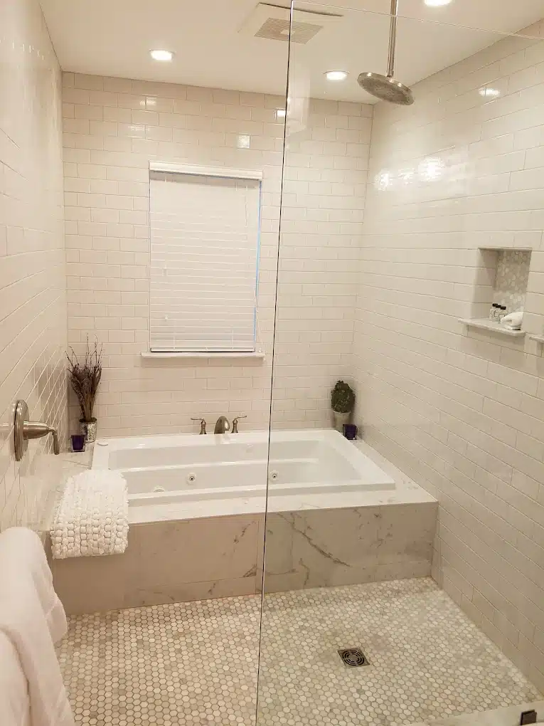 The Harrison Cape May has jacuzzi suites