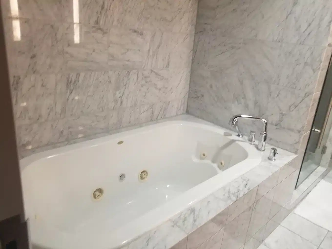 The Hotel at Kirkwood Center has Jacuzzi suites