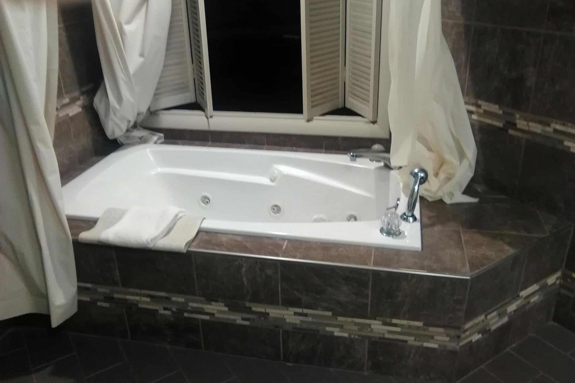 Wingate By Wyndham Salisbury has jacuzzi suites