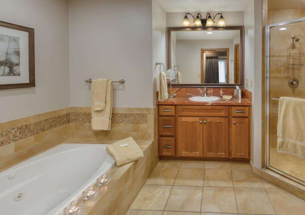 WorldMark West Yellowstone has jacuzzi suites