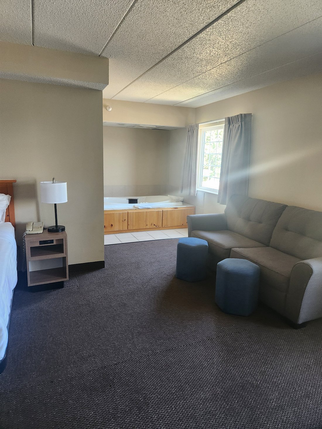 Baymont by Wyndham Baxter/Brainerd Area has jacuzzi suites