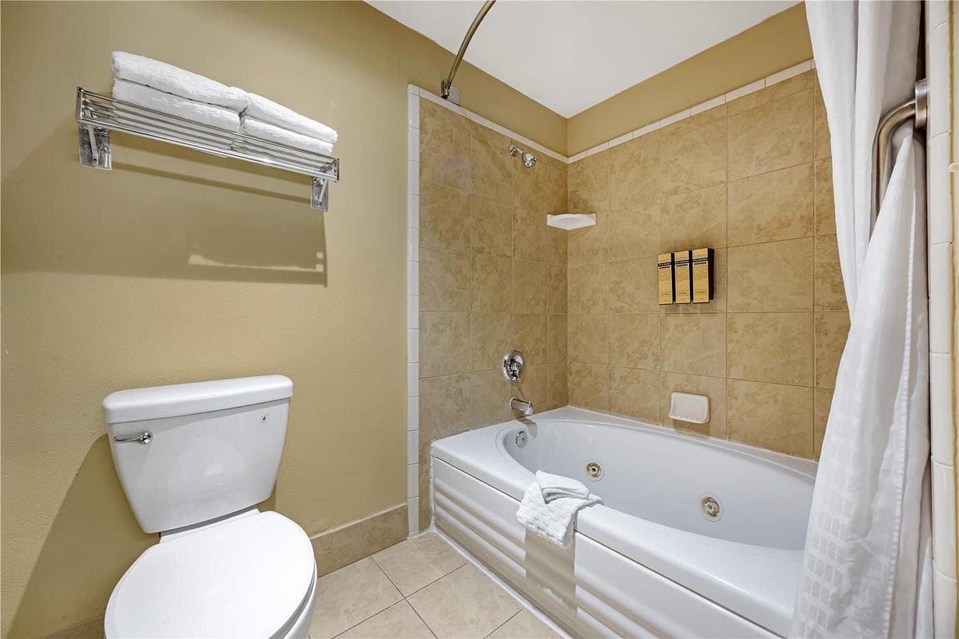 Best Western Plus Prairie Inn has jacuzzi suites
