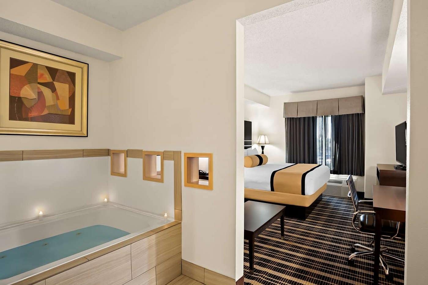 Best Western Plus Rockwall Inn & Suites has jacuzzi suites