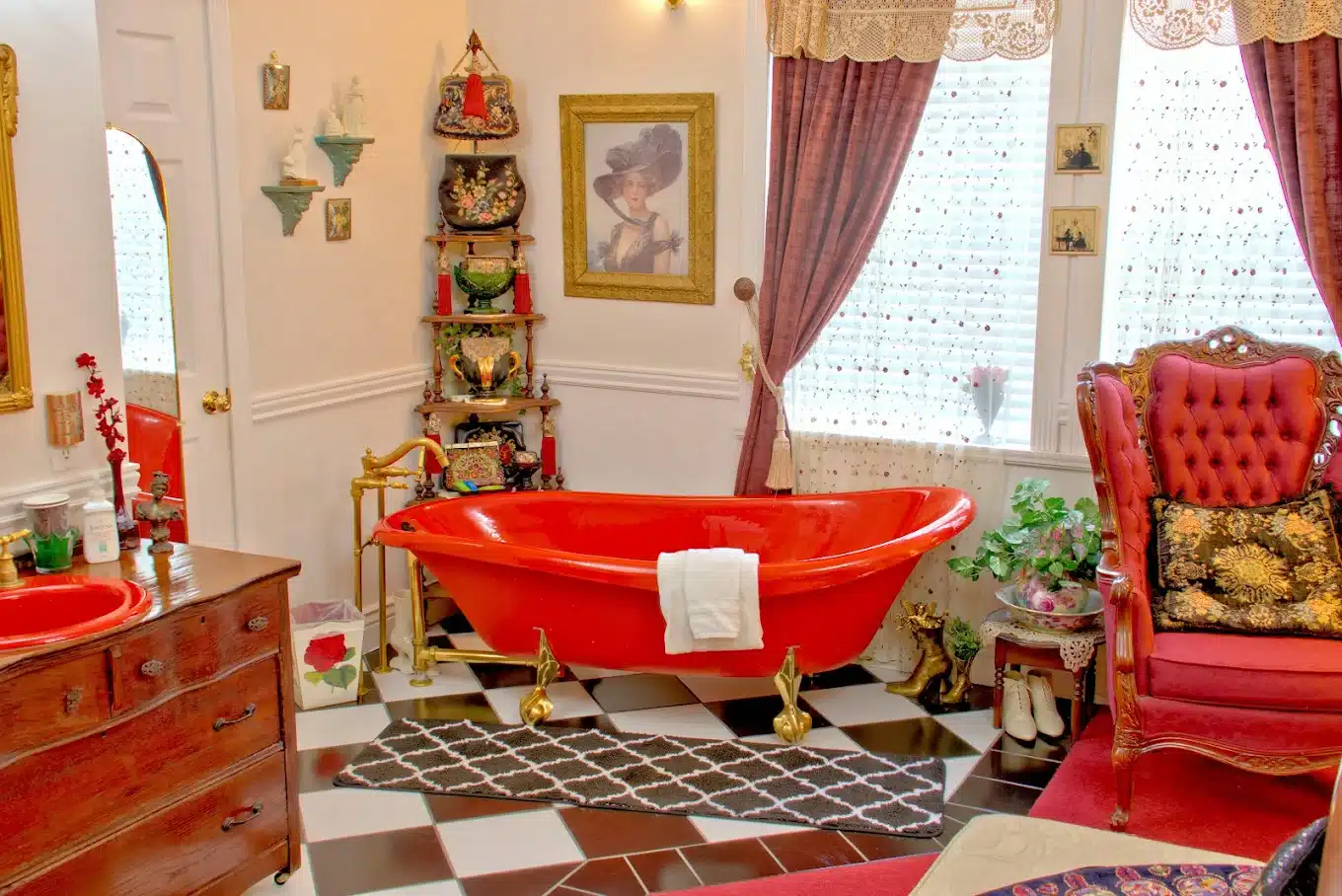 Big Yellow Inn Bed & Breakfast has suites with red claw-foot tub