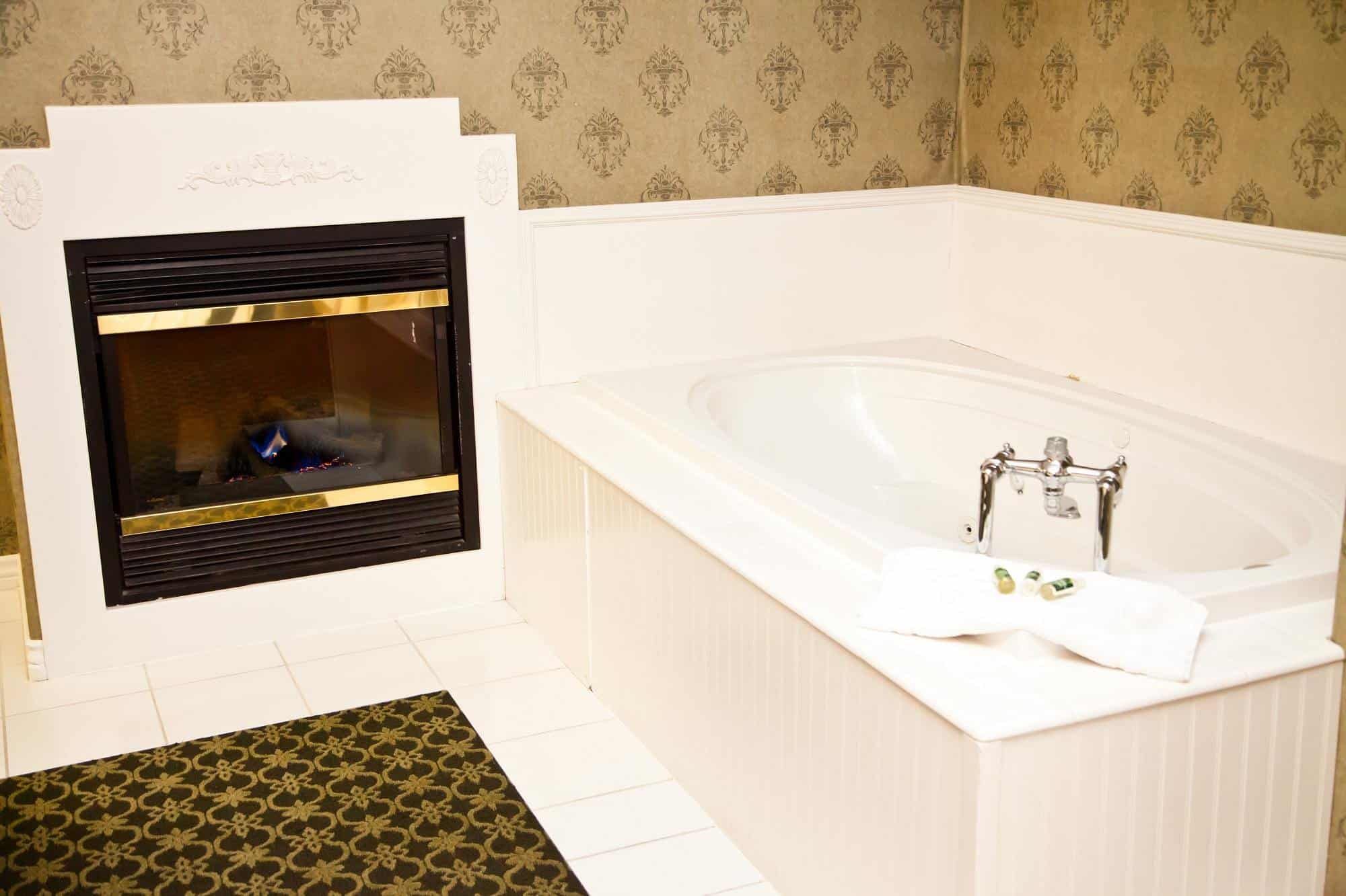 Canyons Boutique Hotel has jacuzzi suites