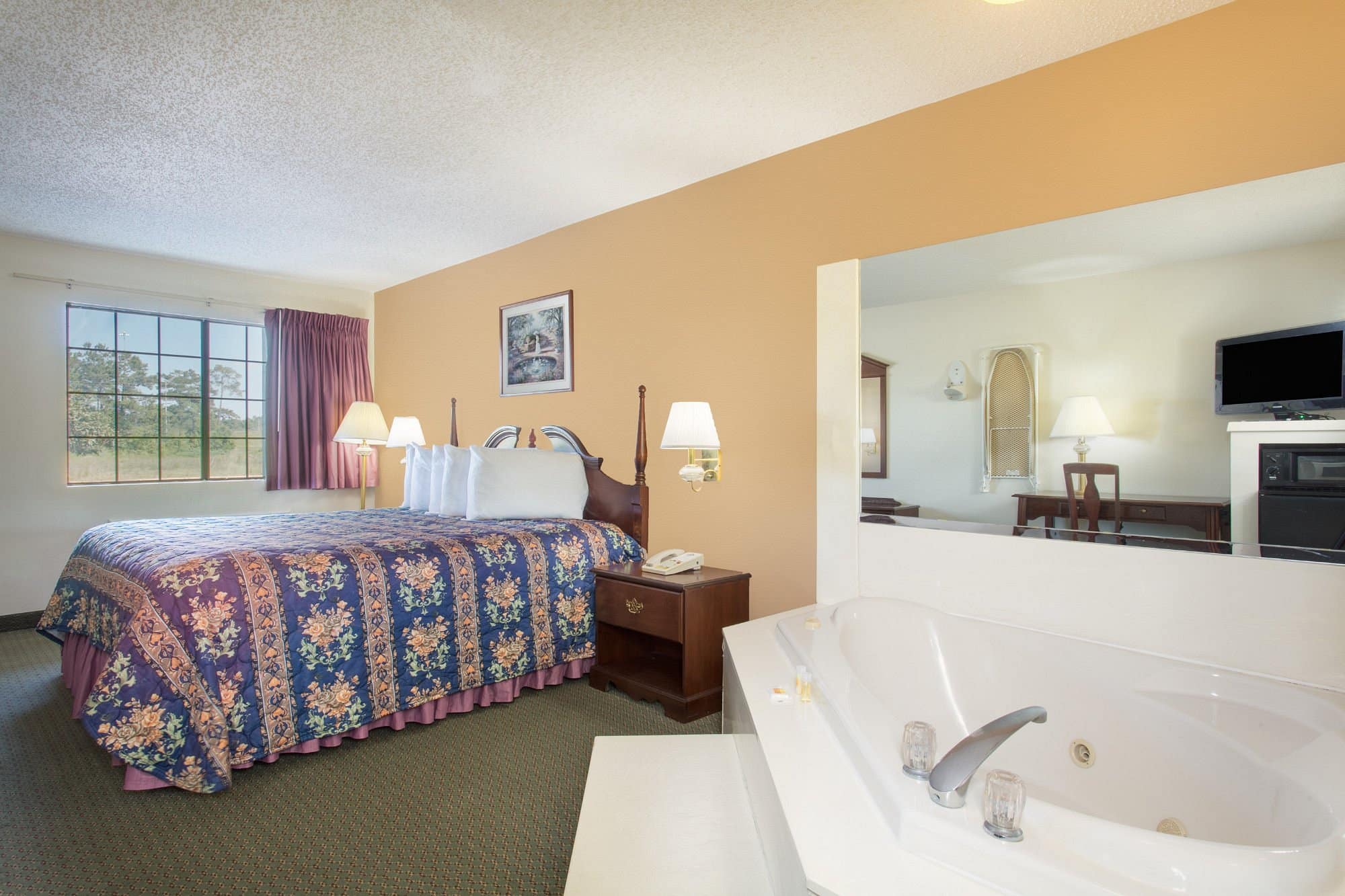 Days Inn by Wyndham Picayune has jacuzzi suites