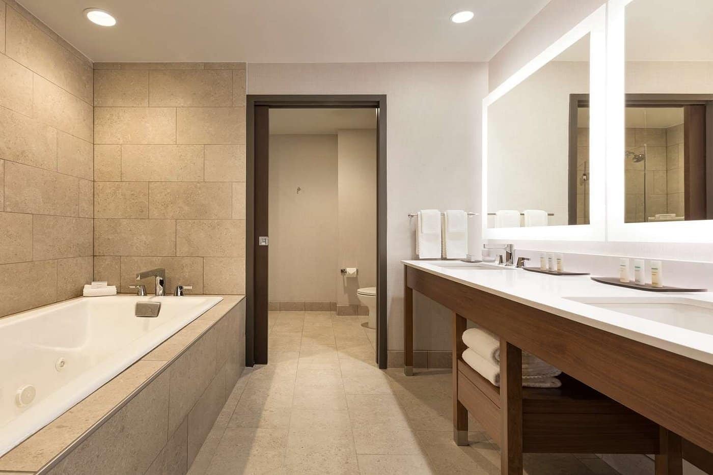 Embassy Suites by Hilton Denton Convention Center has jacuzzi suites