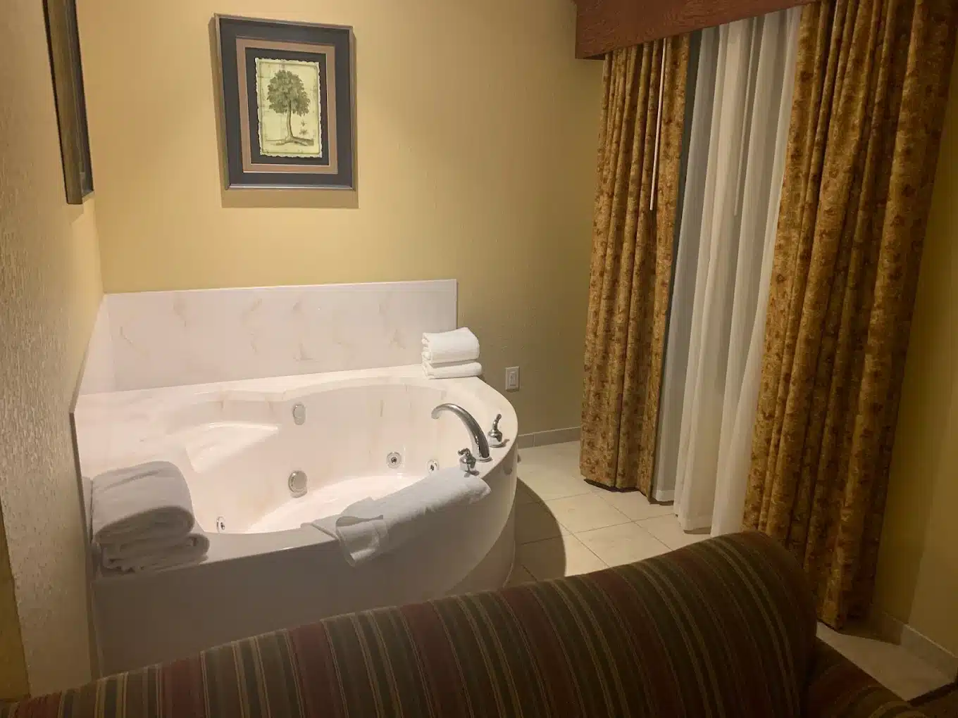 GrandStay Residential Suites Hotel Faribault has jacuzzi suites