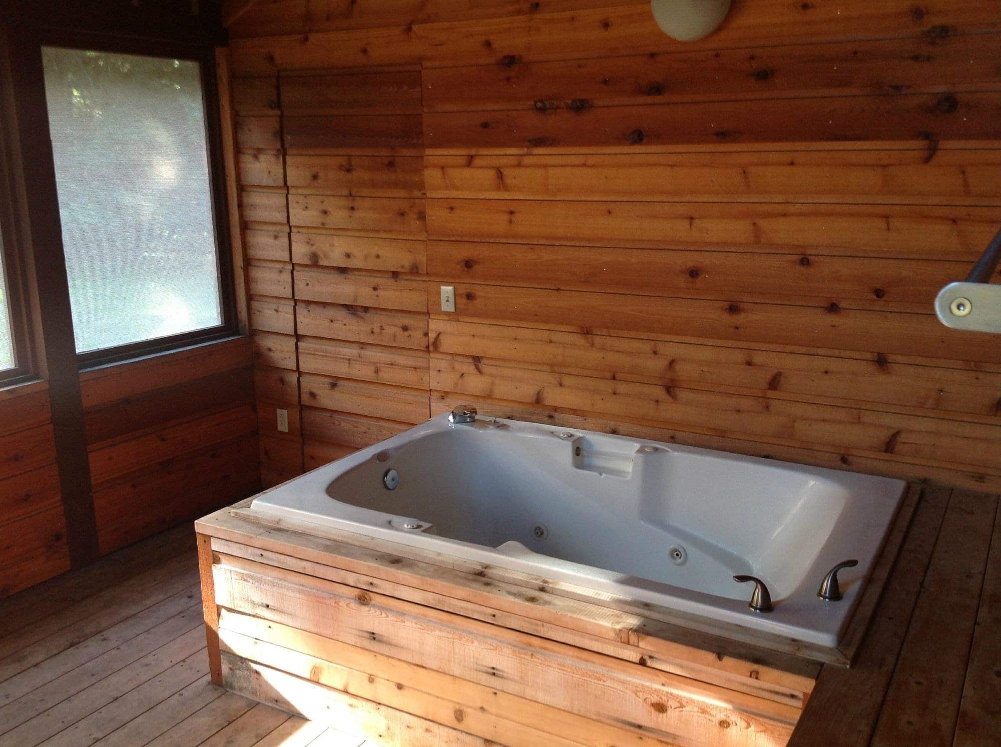 Green Springs Inn has jacuzzi suites