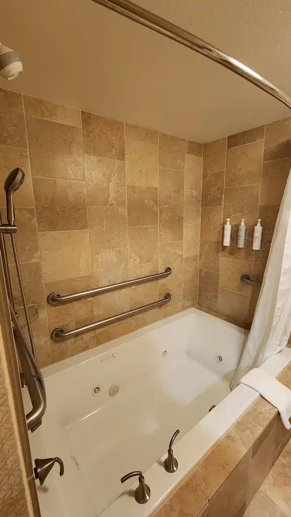 Hampton Inn Salt Lake City-North has jacuzzi suites