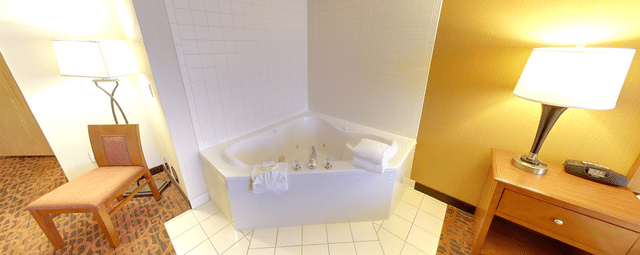 Hampton Inn & Suites Orem has jacuzzi suites