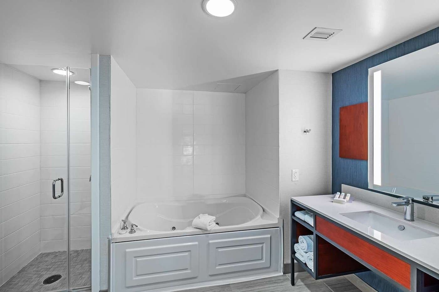 Hilton Garden Inn Houston/Sugar Land has suites with private spa tub