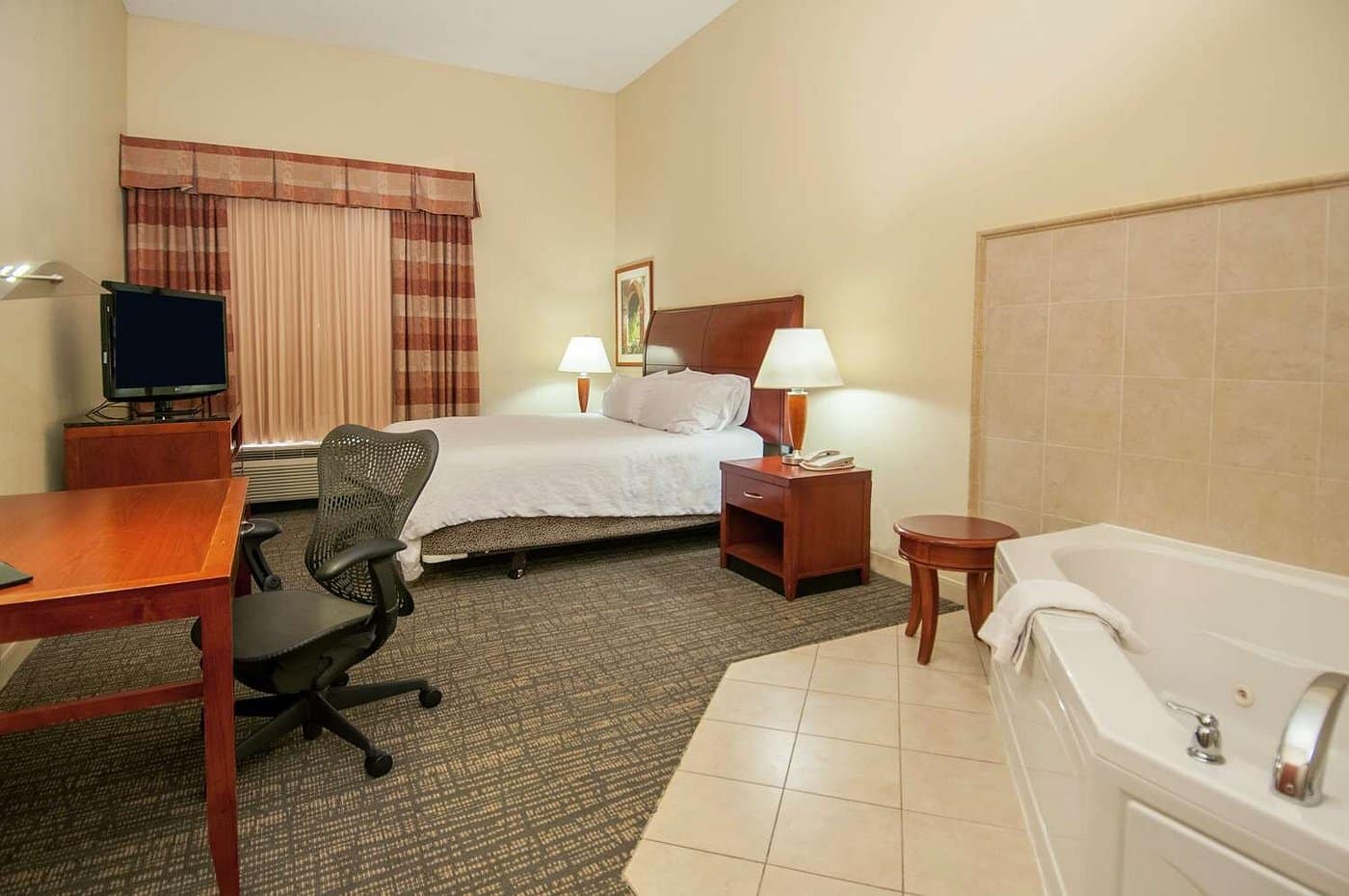 Hilton Garden Inn Jackson Pearl has jacuzzi suites