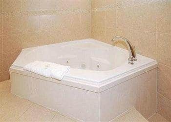 Holiday Inn Express & Suites Longview South I-20