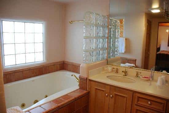 Palacio de Marquesa has jacuzzi suites