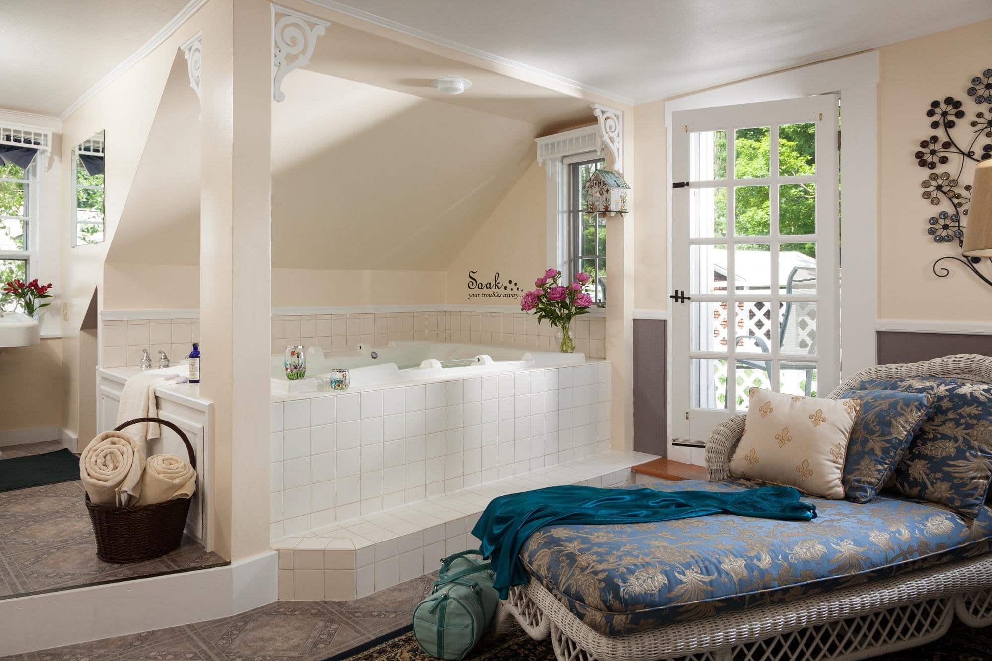 Rabbit Hill Inn has jacuzzi suites