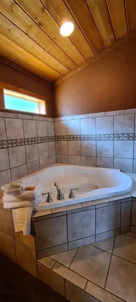 Red Cliffs Lodge Moab has jacuzzi suites