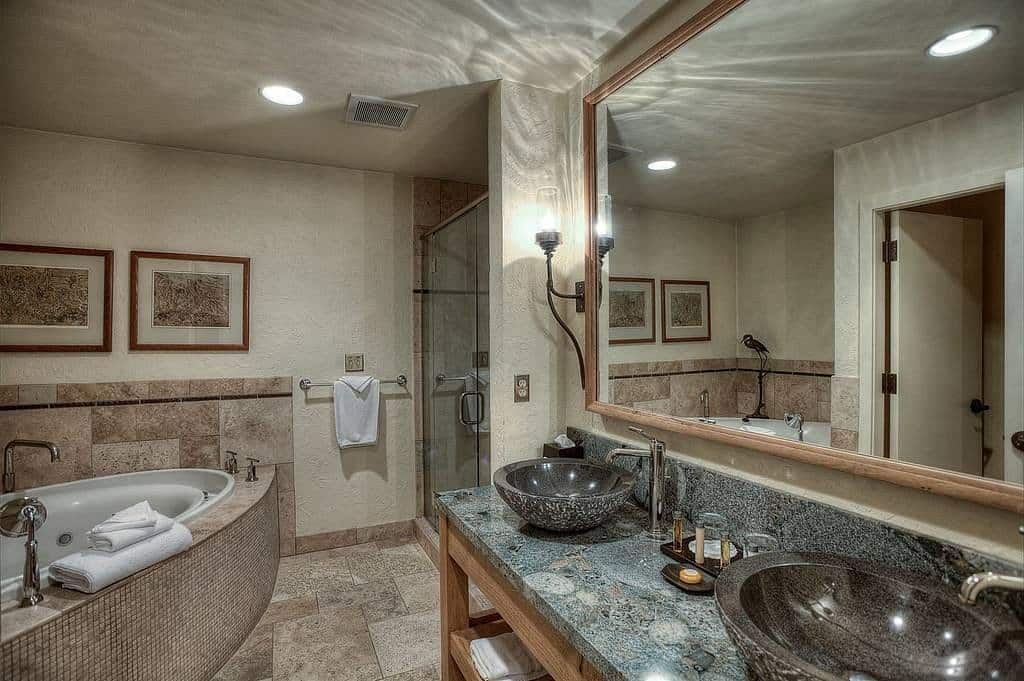 Salishan Coastal Lodge By SCP Hotels has jacuzzi suites