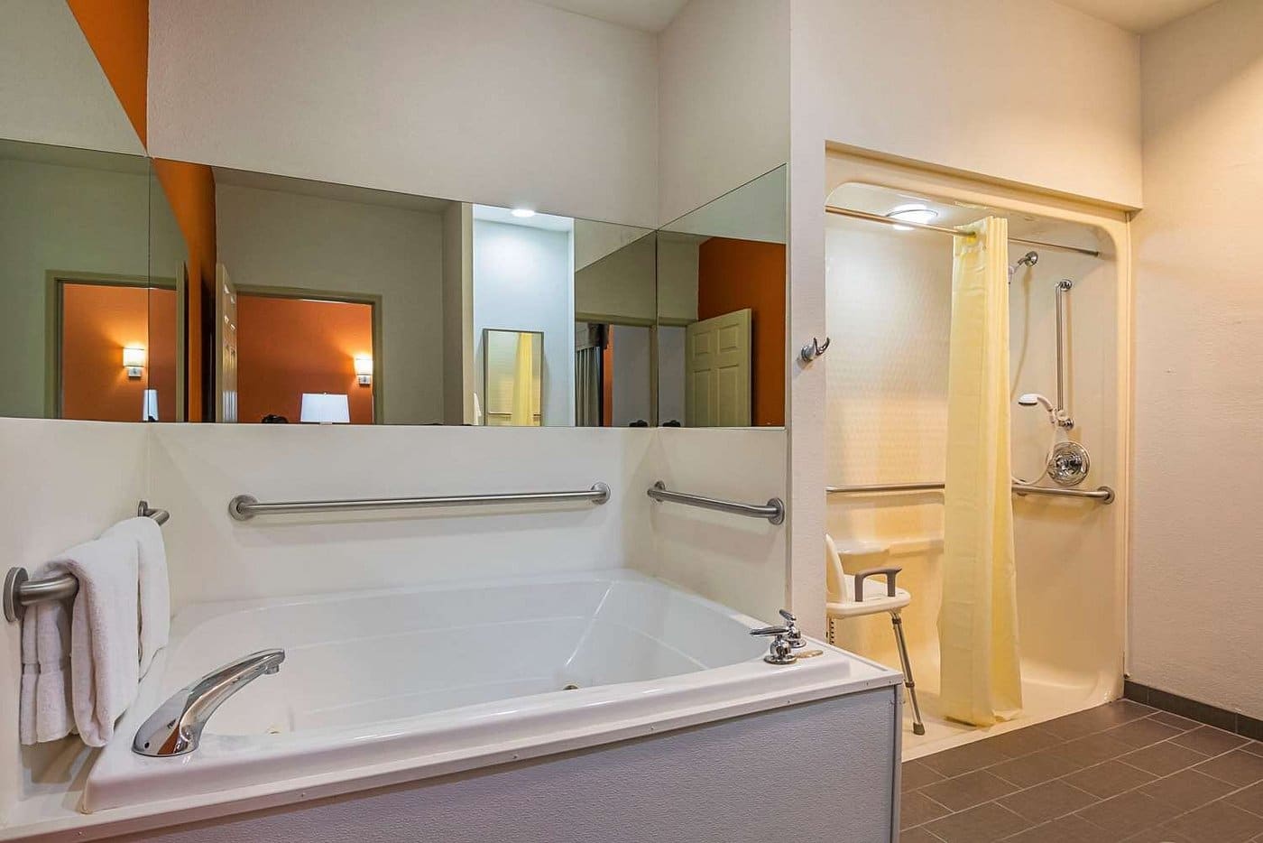 Sleep Inn & Suites Danville has jacuzzi suites