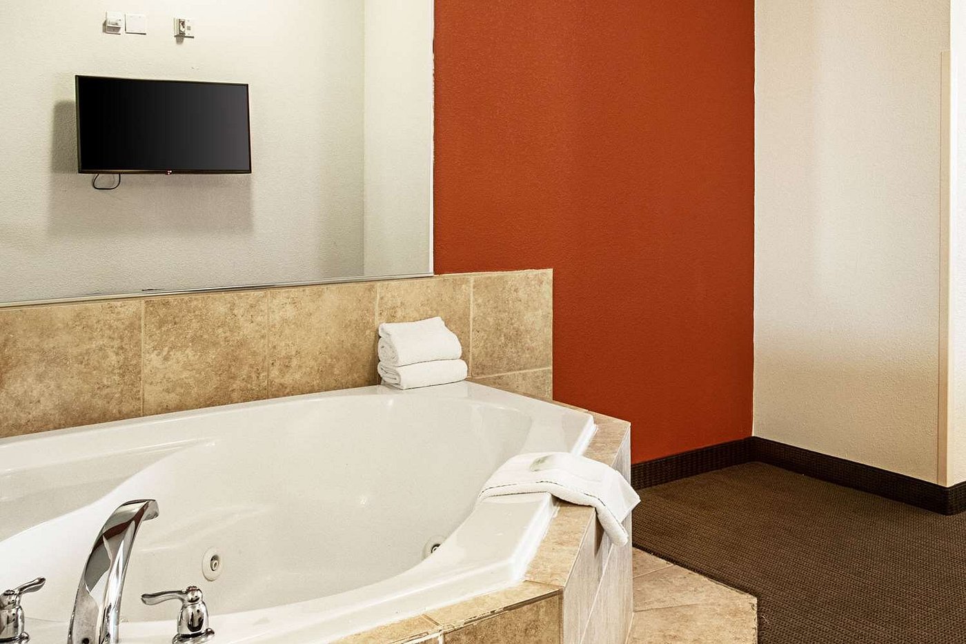 Sleep Inn & Suites Hobbs New Mexico Hotel has jacuzzi suites