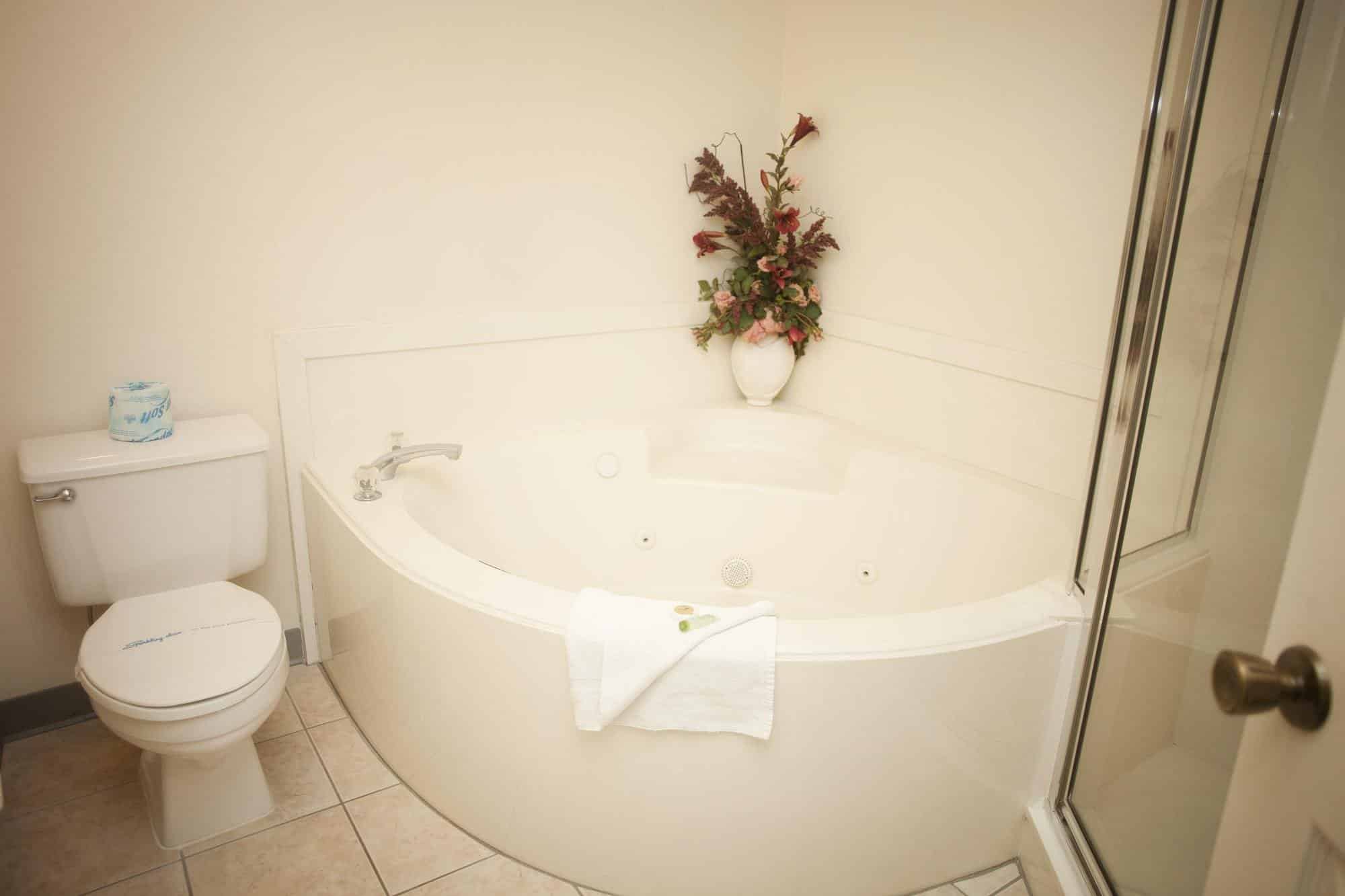 St. George Inn & Suites has jacuzzi suites