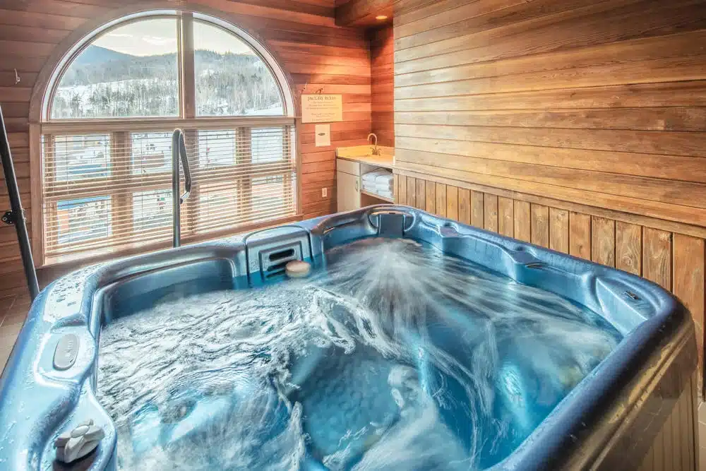 Sugarloaf Mountain Hotel has jacuzzi suites