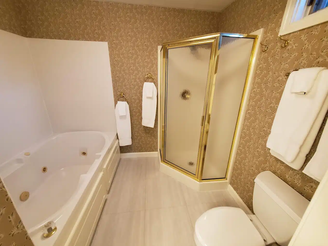 The Essex Resort & Spa has jacuzzi suites