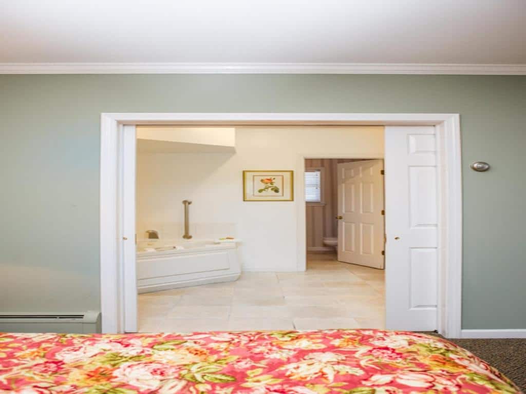 The Manchester View has jacuzzi suites