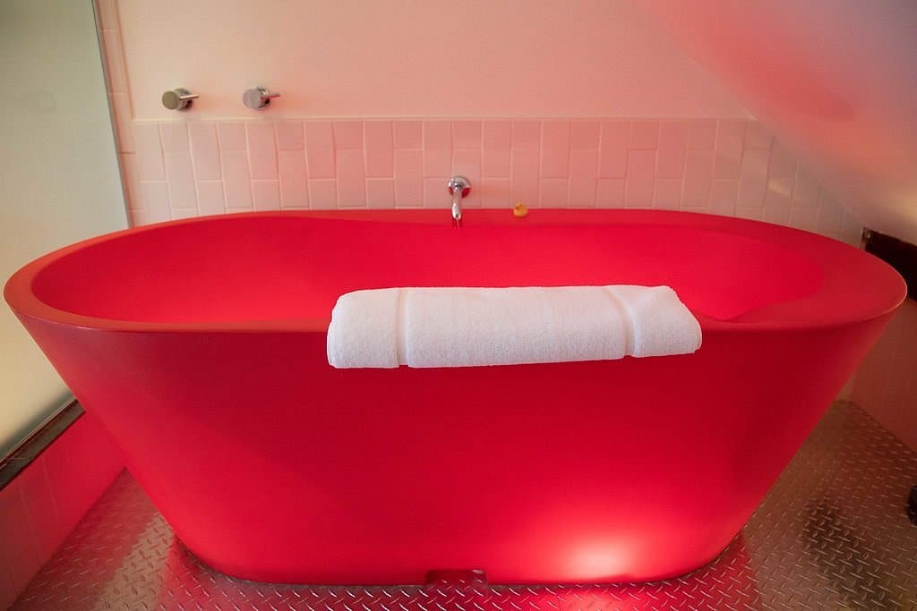 The Woodstocker B&B has suites with private spa tub