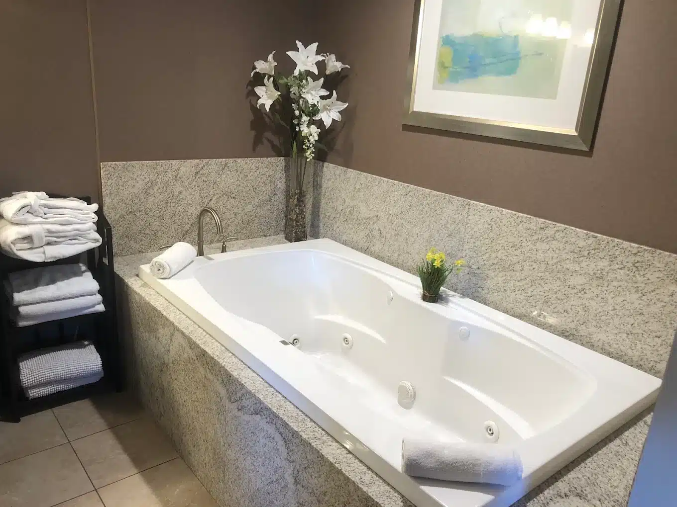 Wingate By Wyndham St. George has jacuzzi suites