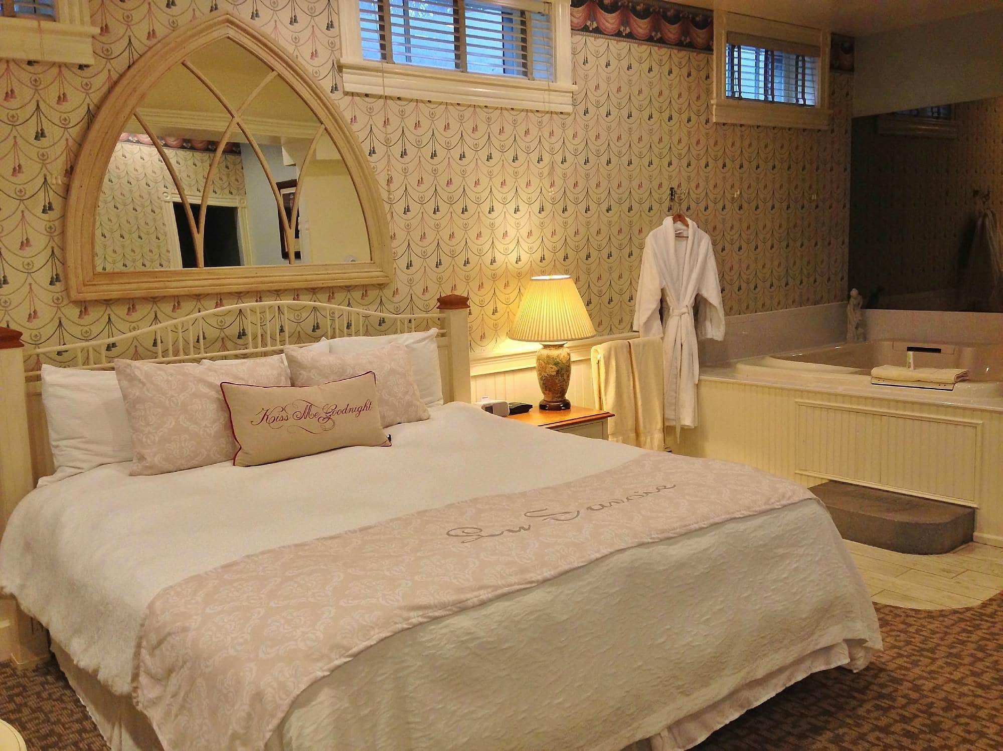 Chambery Inn has jacuzzi suites