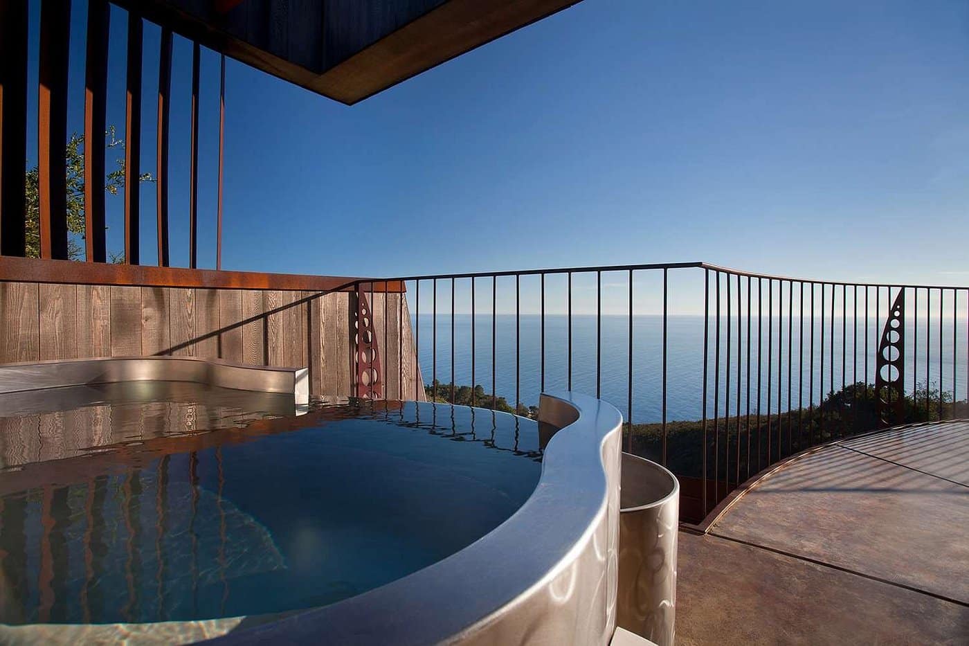 Post Ranch Inn has jacuzzi suites