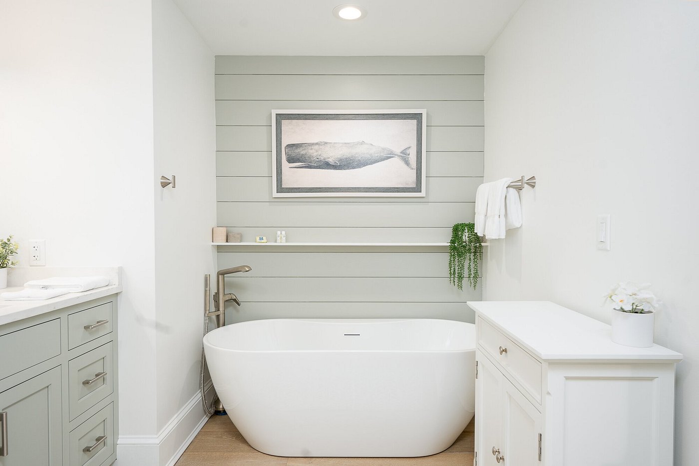 Thomas Sea Suites at Harbourtown has suites with private spa tub