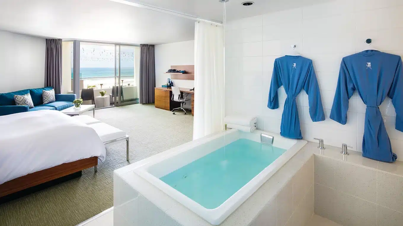 Tower23 Hotel has jacuzzi suites