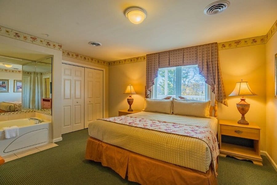 Vacation Village in the Berkshires has jacuzzi suites